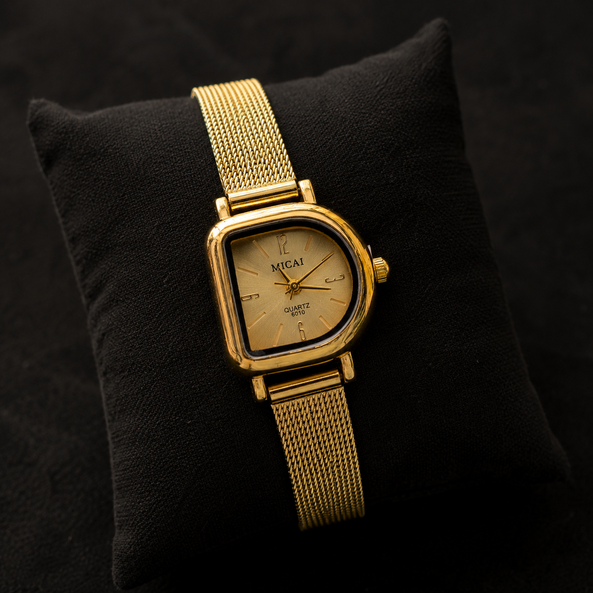Micai Vintage Square Analog Watch – Gold