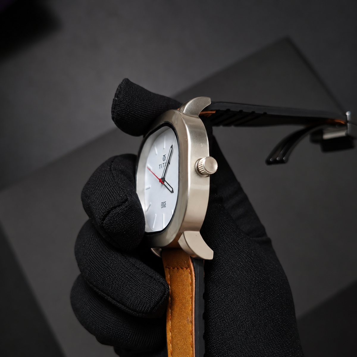 Titan Edge Minimalist Quartz Watch – Tan Brown / White
