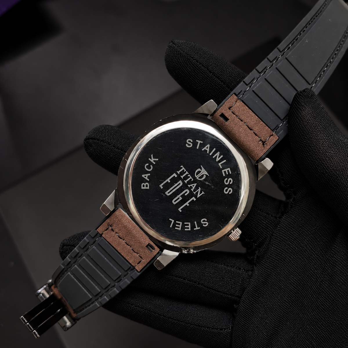 Titan Edge Minimalist Quartz Watch – Chocolate Brown / Black