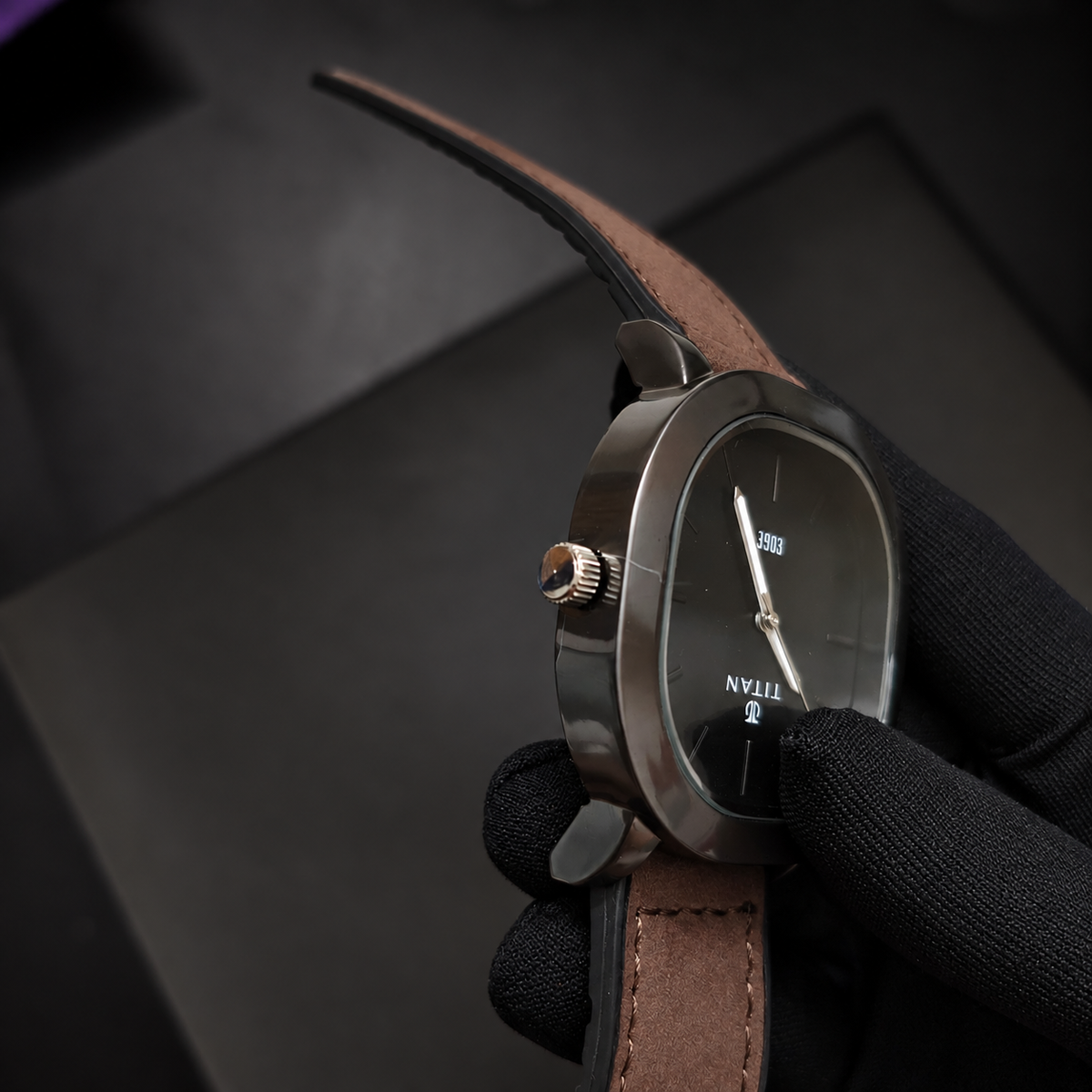Titan Edge Minimalist Quartz Watch – Chocolate Brown / Black