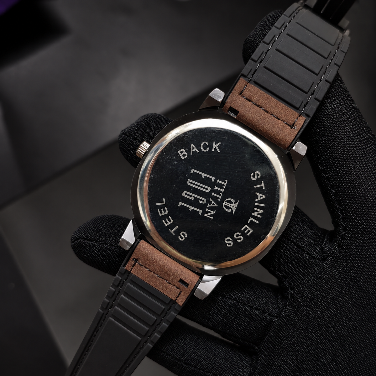 Titan Edge Minimalist Quartz Watch – Chocolate Brown / White