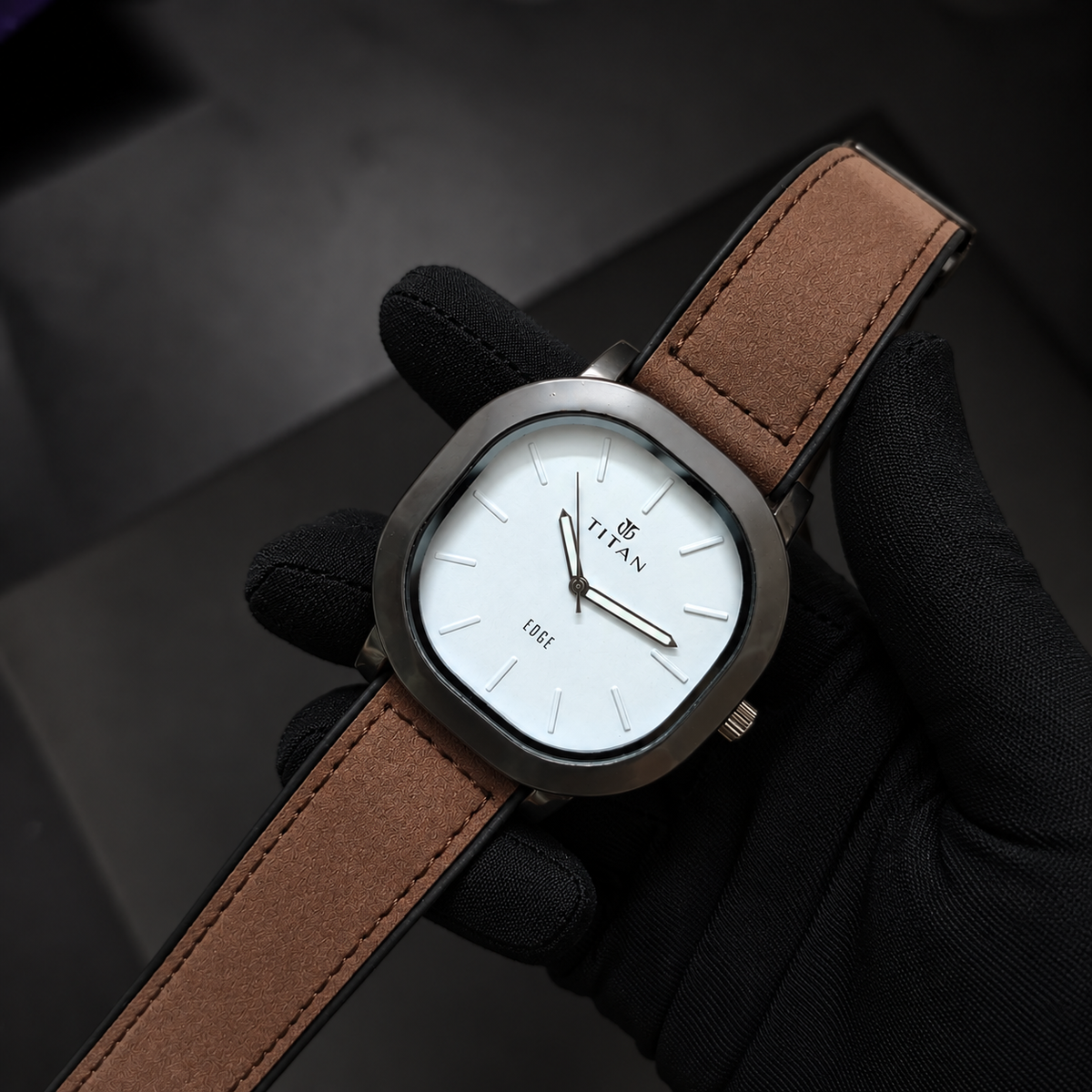 Titan Edge Minimalist Quartz Watch – Chocolate Brown / White