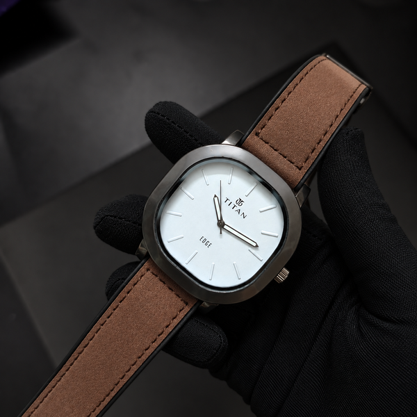 Titan Edge Minimalist Quartz Watch – Chocolate Brown / White