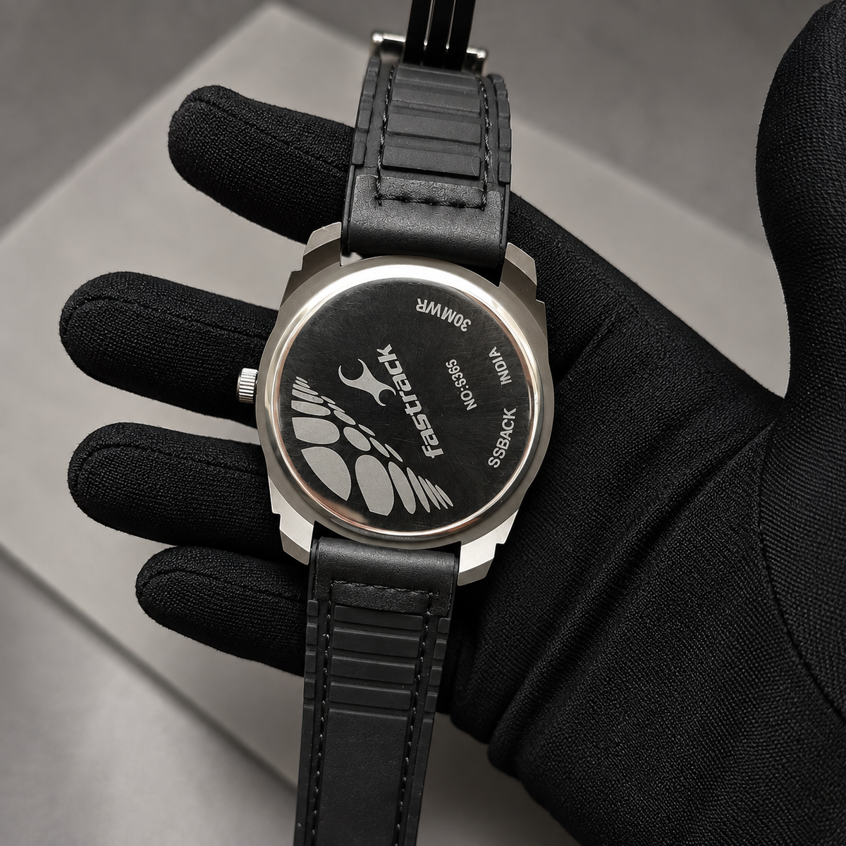 Fastrack 6365 Premium Analog Watch – Black
