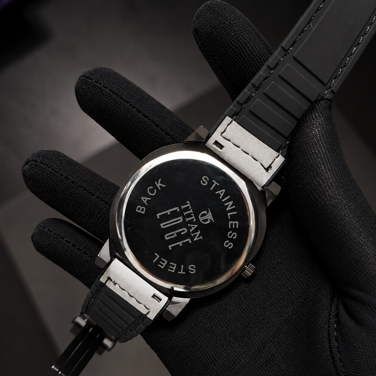 Titan Edge Minimalist Quartz Watch – Grey